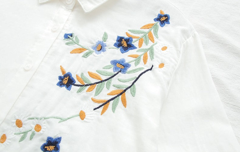 Women's White Embroidered Tunic: Simple, Stylish, and Versatile